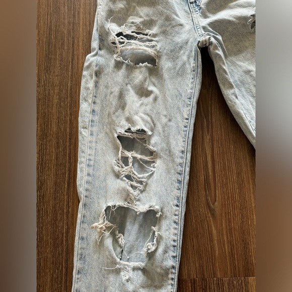 SO ripped jeans! Size 0/24! Excellent condition! - Picture 3 of 7